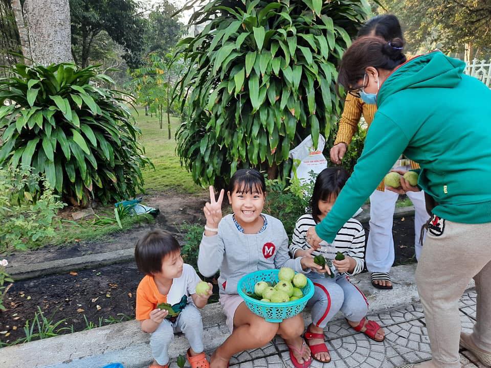 Độc đáo phiên chợ dùng lá thay tiền ở Tây Ninh. (Nguồn ảnh: Lấy từ Facebook Tây Ninh trong tôi)